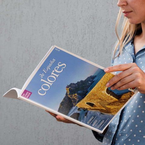 Mockup Spanien Magazin Cover mit Frau